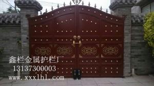 鑫欄金屬制品公司為延津住宅戶安裝歐式大門！